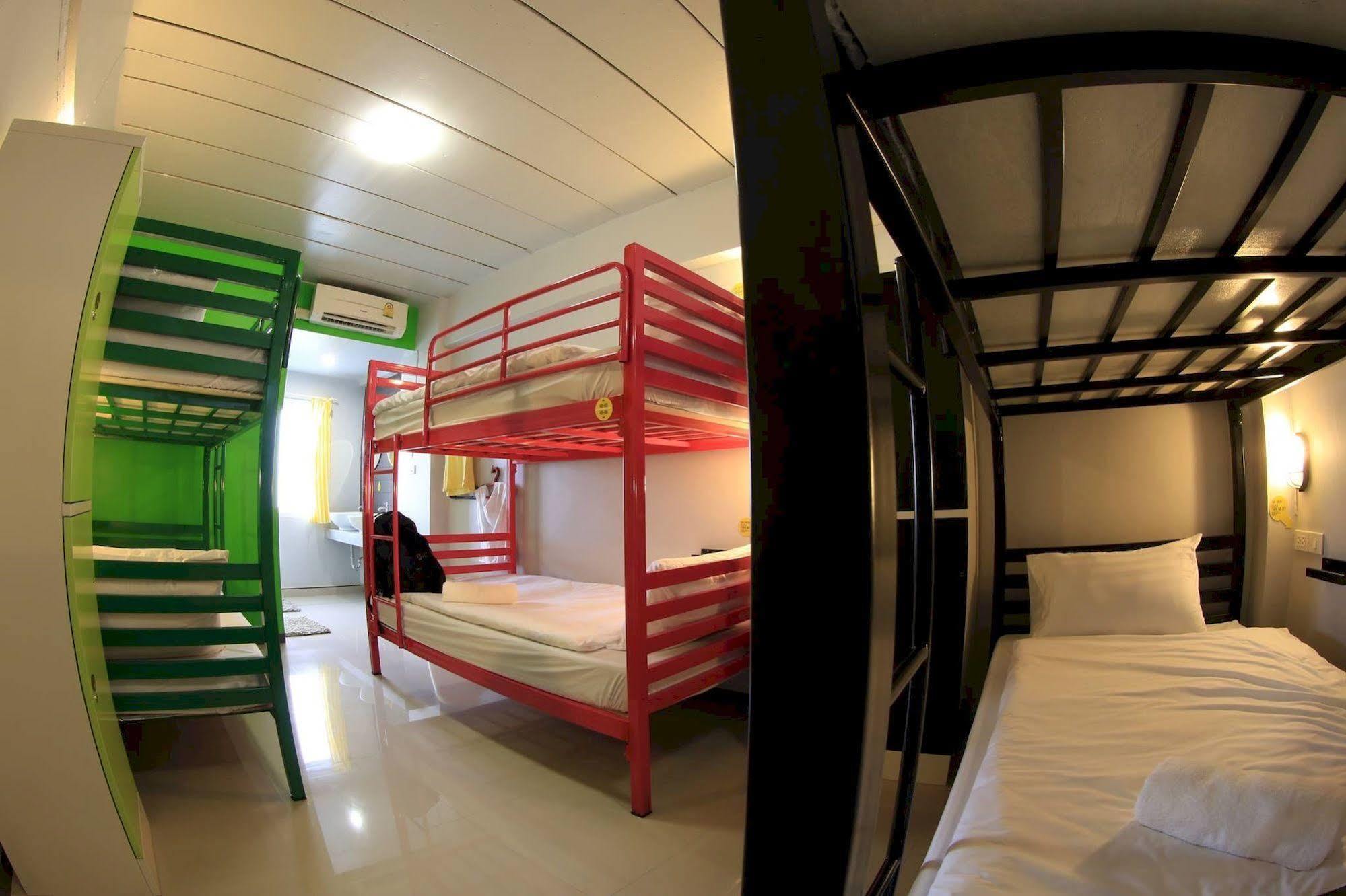 S1Hostel Bangkok Ngoại thất bức ảnh