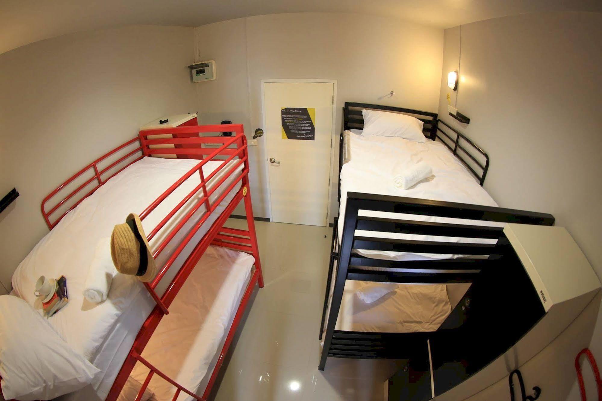 S1Hostel Bangkok Ngoại thất bức ảnh